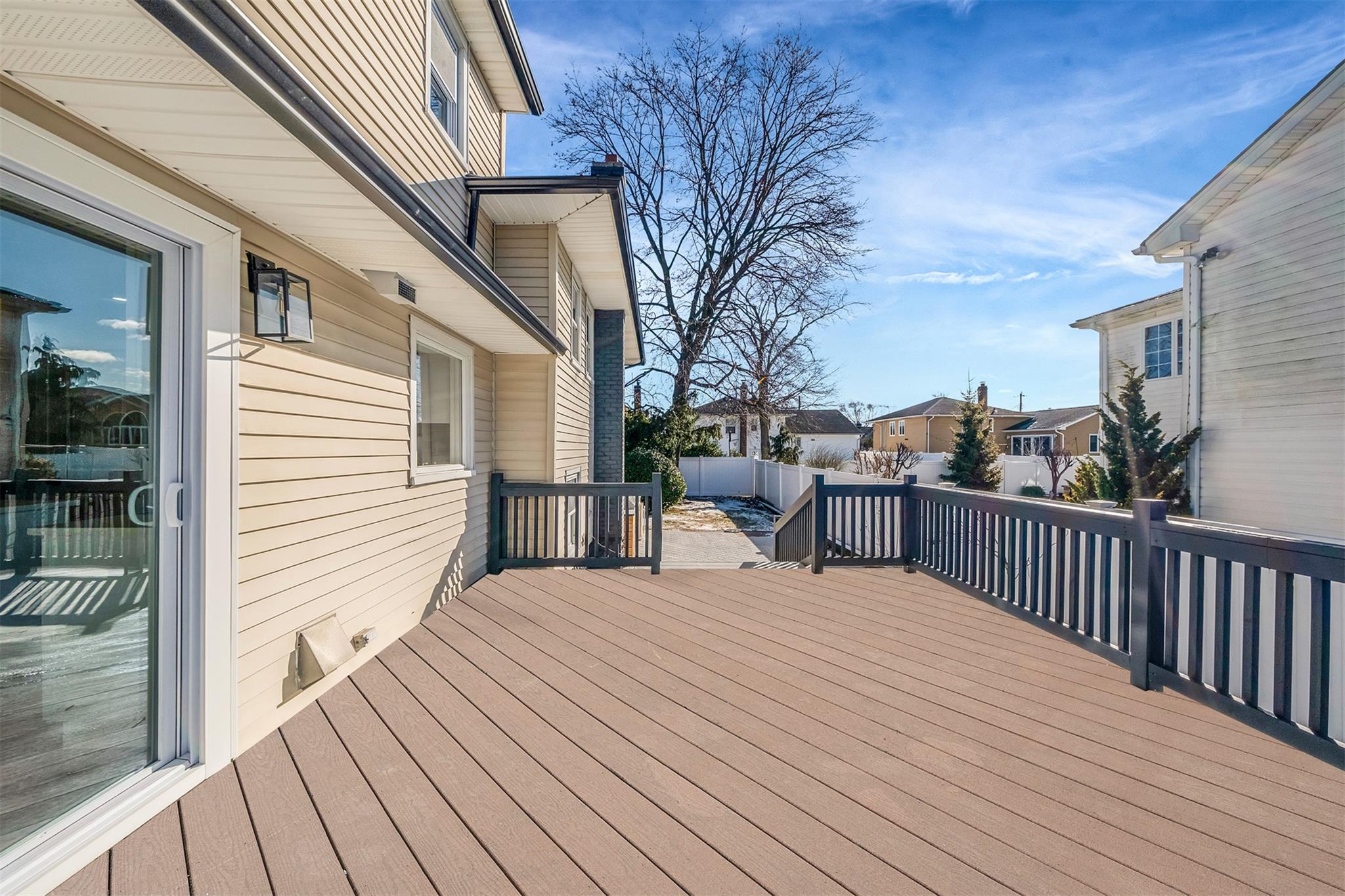 2810 Wynsum Avenue, Merrick, New York image 28
