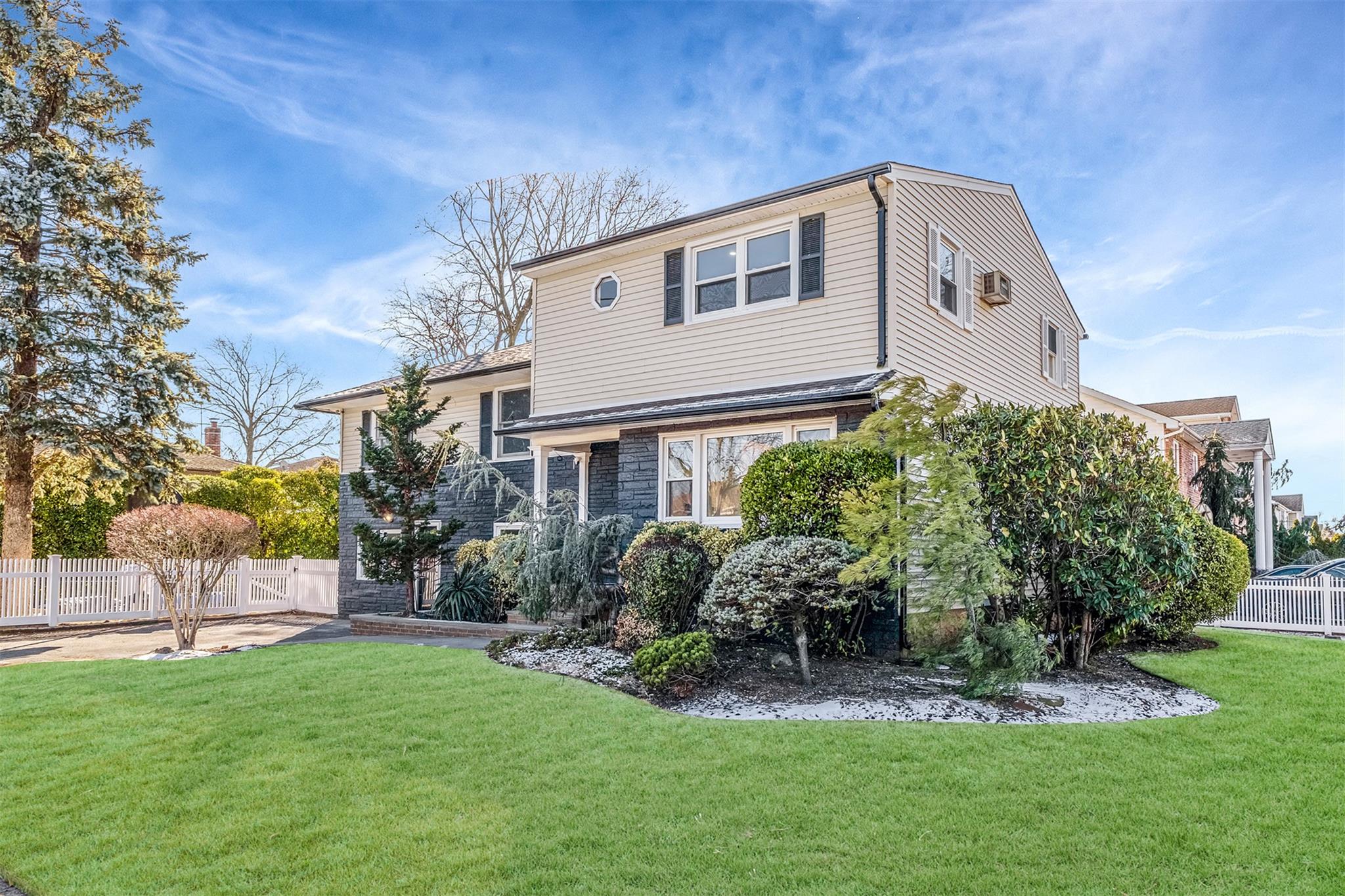 2810 Wynsum Avenue, Merrick, New York image 33
