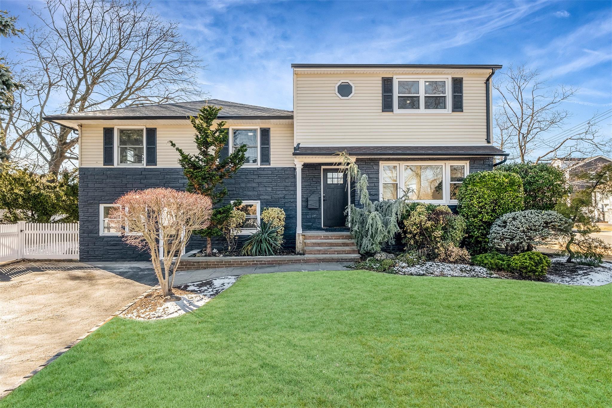 2810 Wynsum Avenue, Merrick, New York image 31