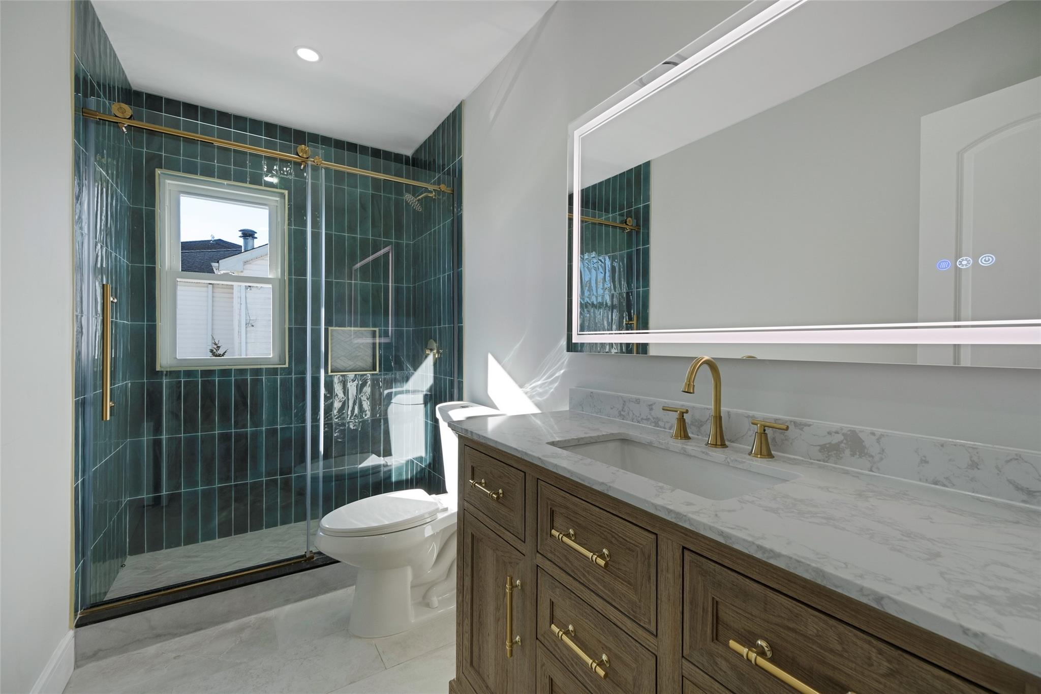 2810 Wynsum Avenue, Merrick, New York image 16