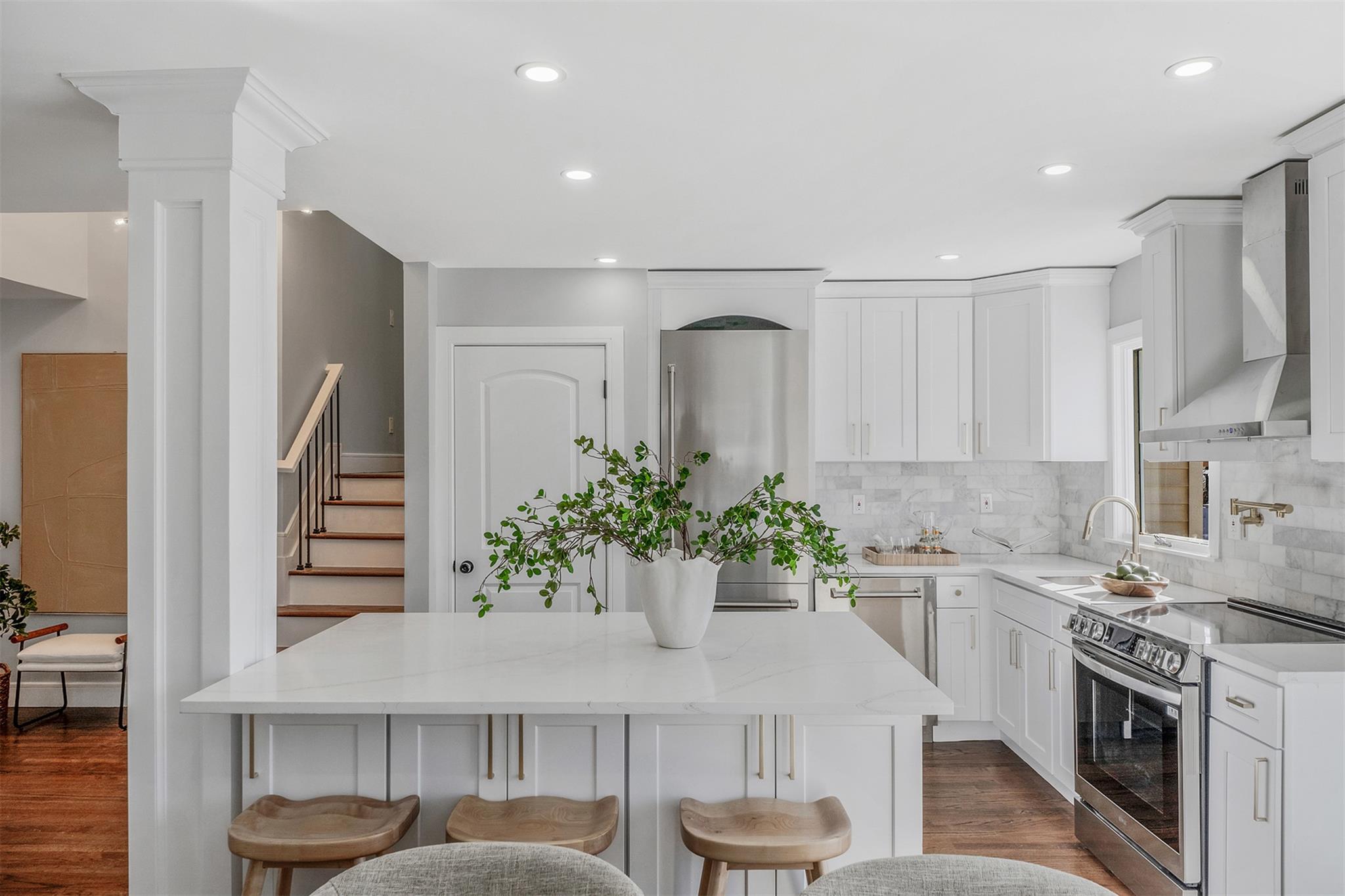 2810 Wynsum Avenue, Merrick, New York image 1