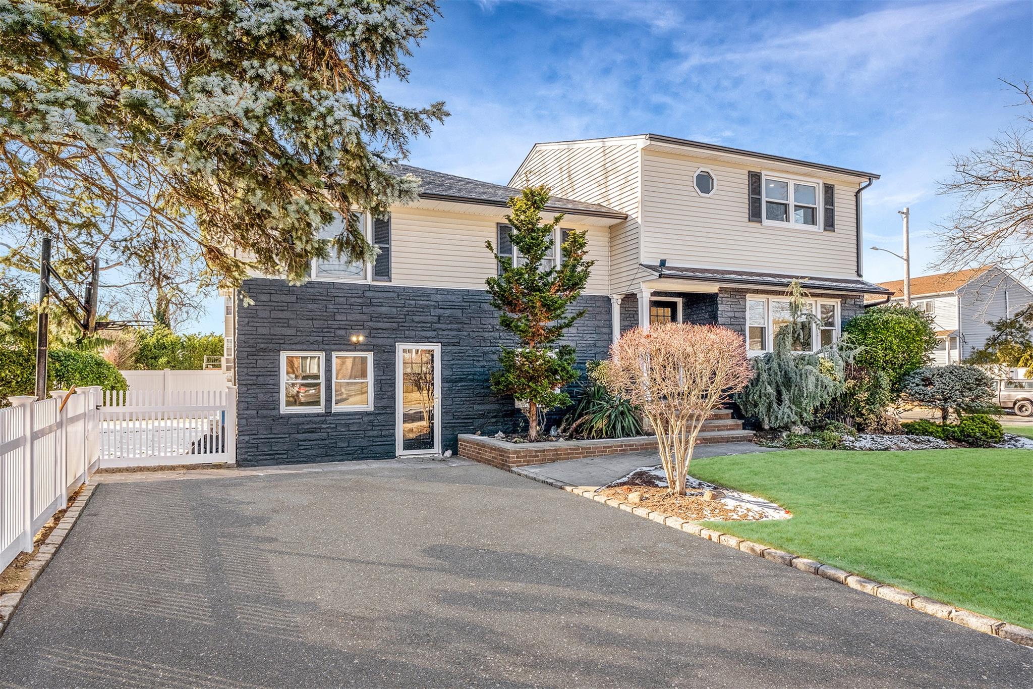 2810 Wynsum Avenue, Merrick, New York image 32