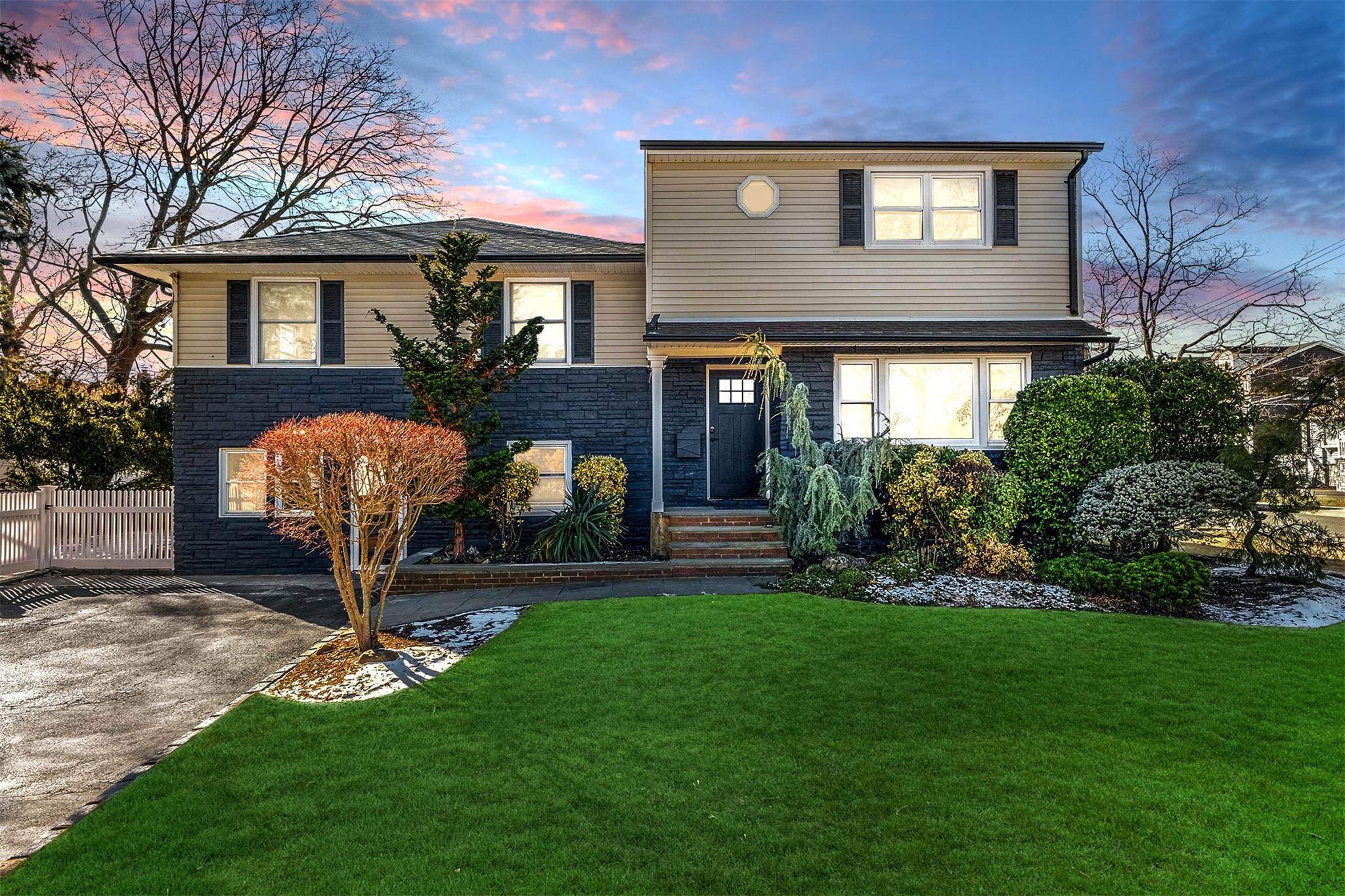 2810 Wynsum Avenue, Merrick, New York image 30