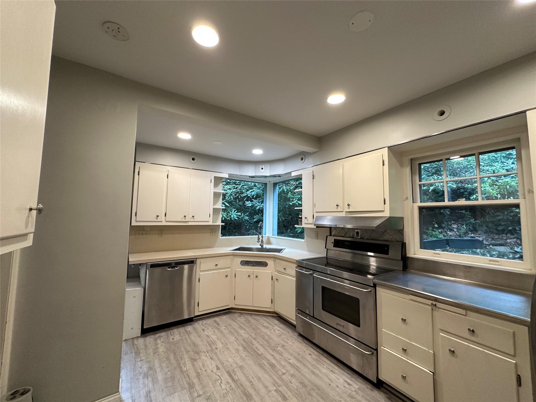 40 Pine Brook Drive, Larchmont, New York image 14