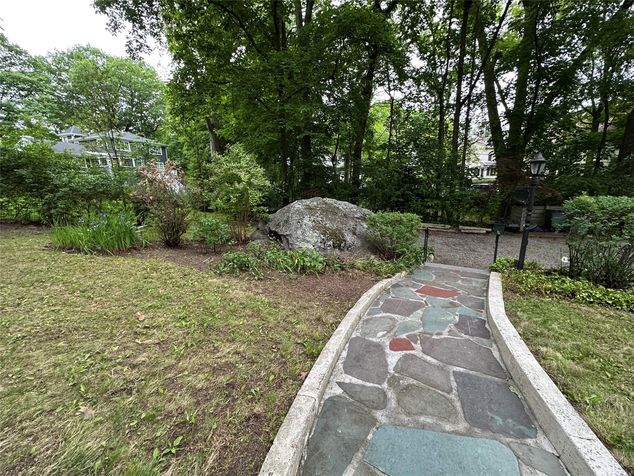 40 Pine Brook Drive, Larchmont, New York image 25