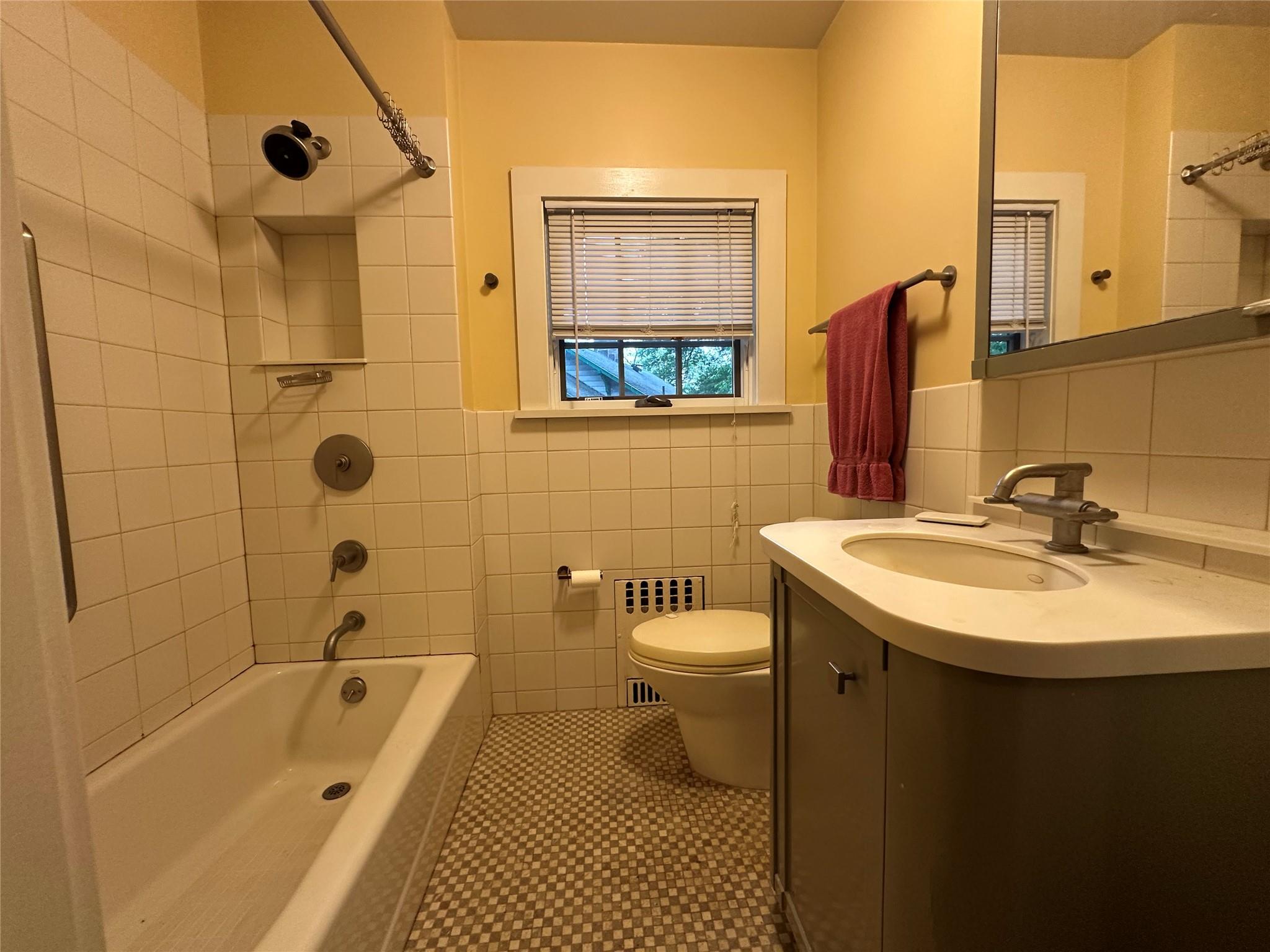 40 Pine Brook Drive, Larchmont, New York image 19
