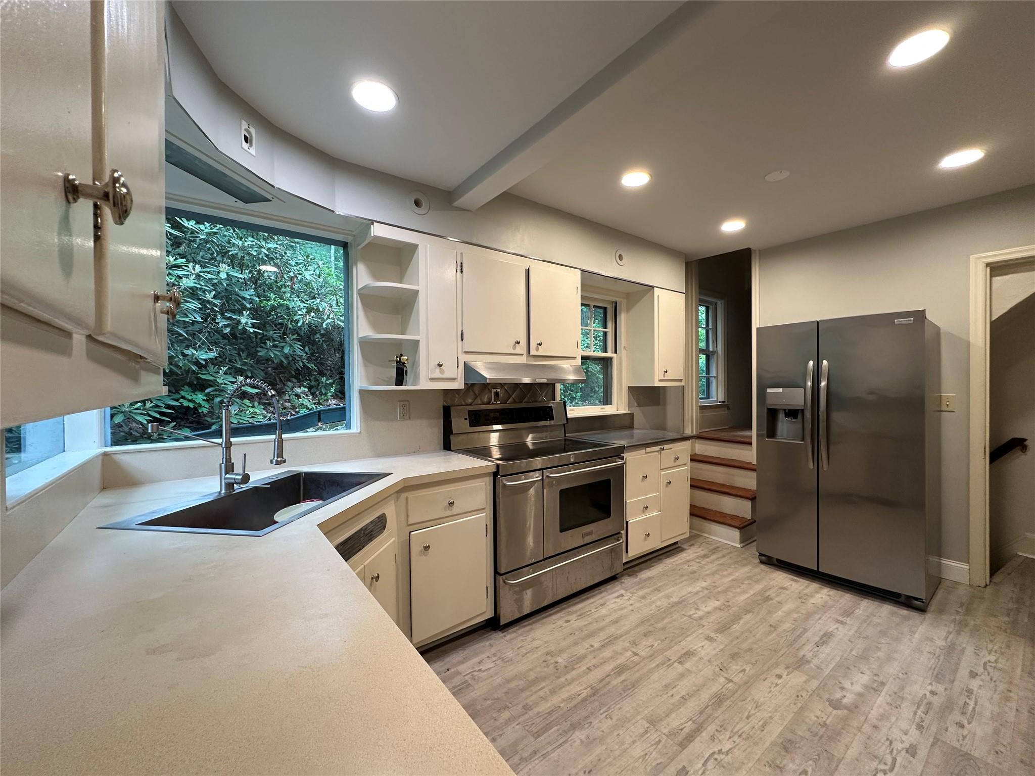 40 Pine Brook Drive, Larchmont, New York image 12