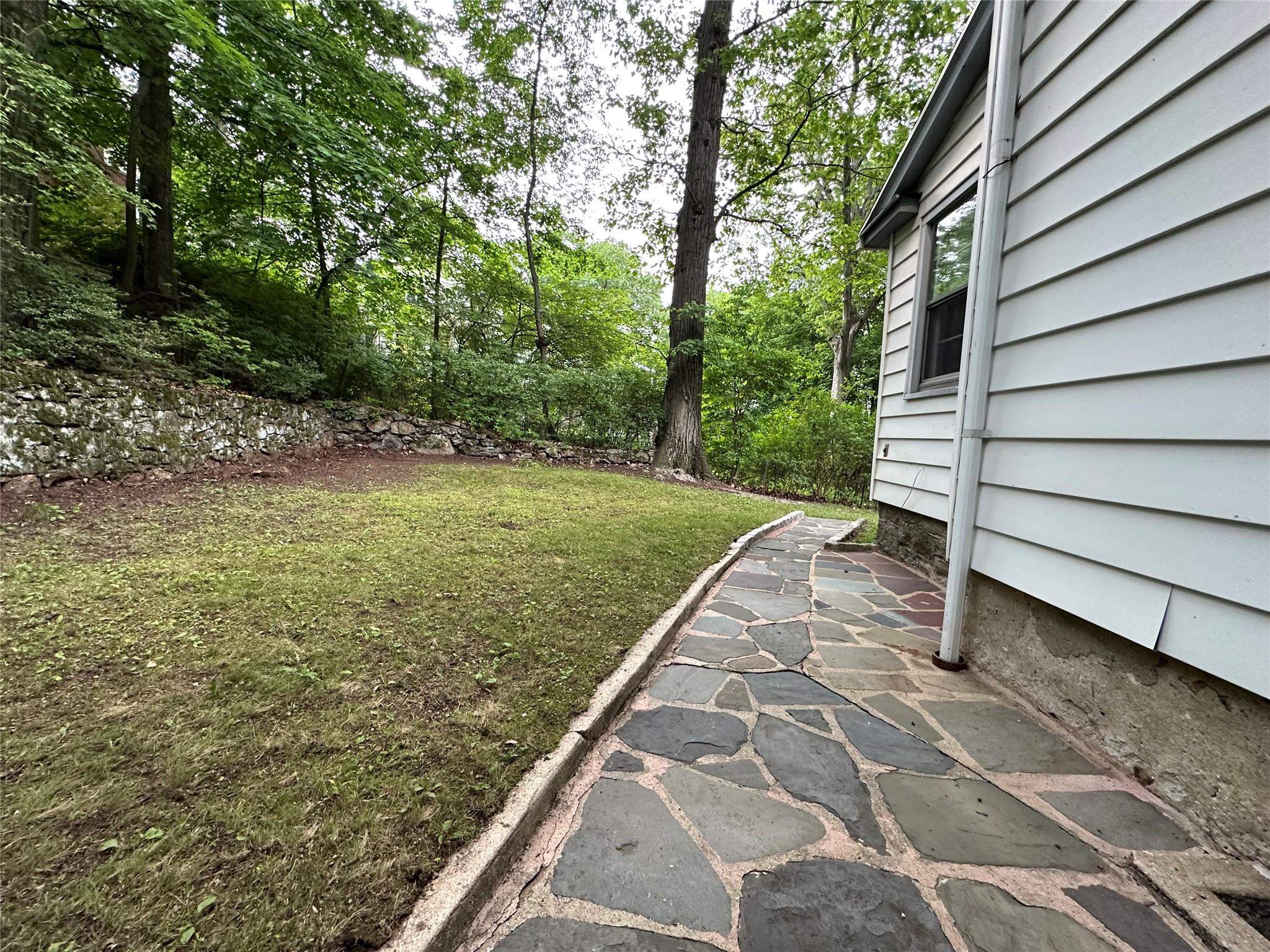40 Pine Brook Drive, Larchmont, New York image 24