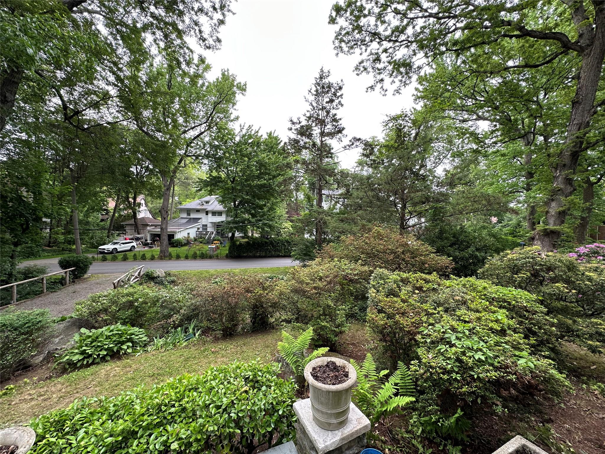 40 Pine Brook Drive, Larchmont, New York image 31