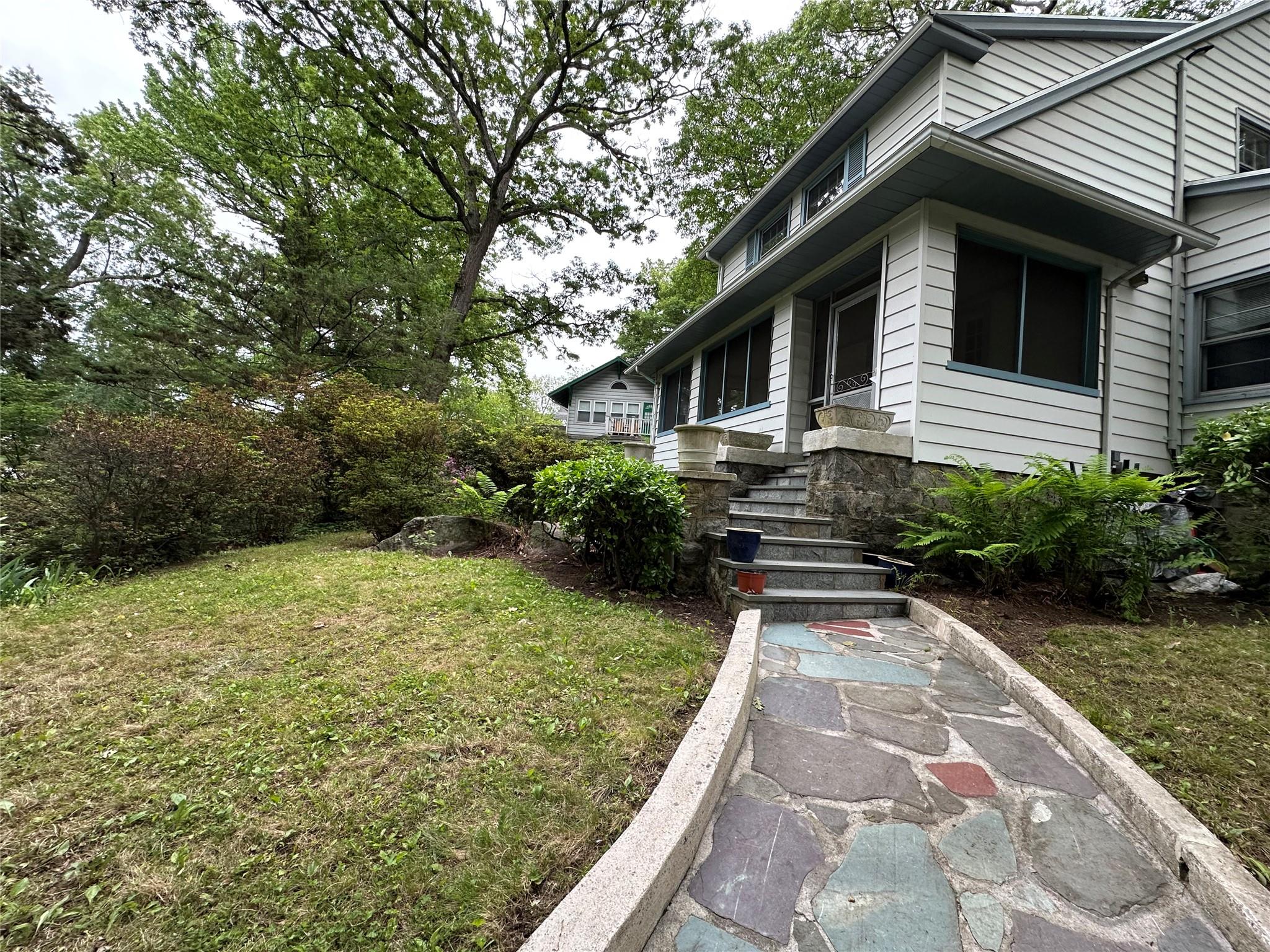 40 Pine Brook Drive, Larchmont, New York image 3