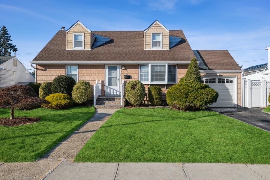 24 Crown Street, Hicksville, New York image 1