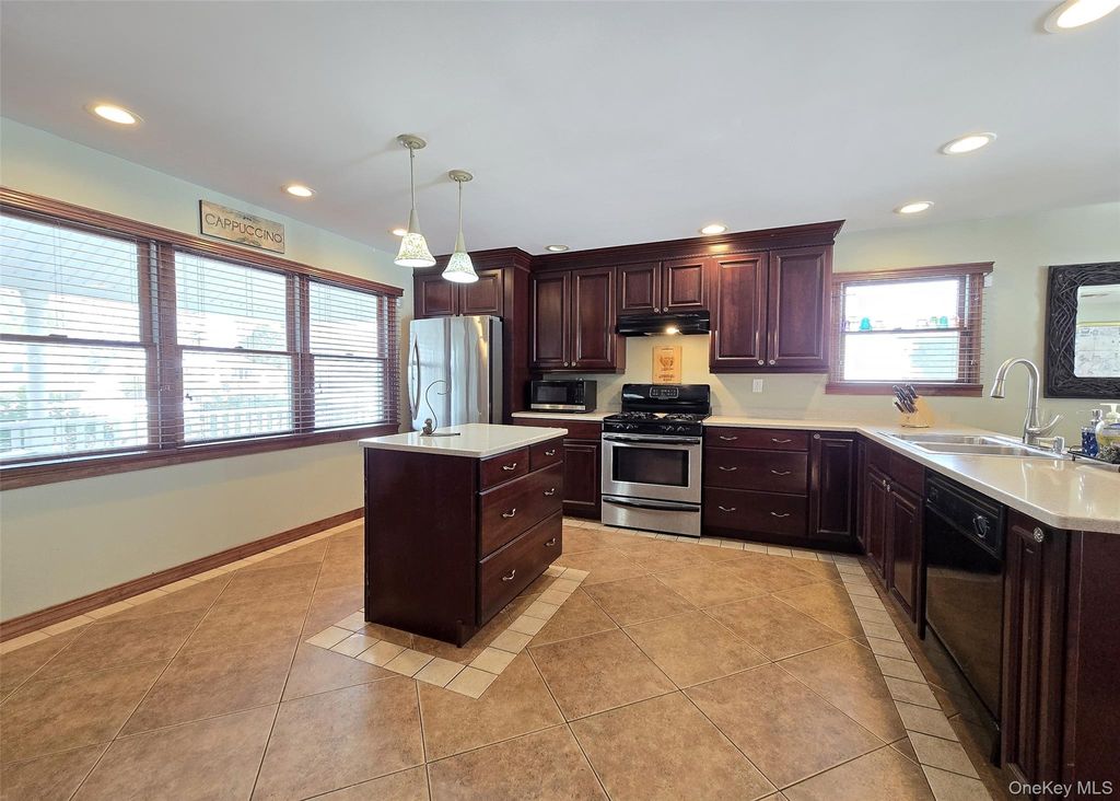 Photo of 4 Cameo Road, Commack, NY 11725 (MLS # 989573)