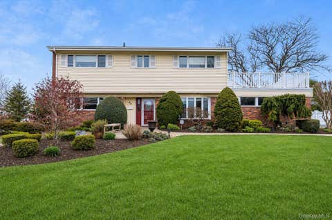 Homes For Sale - 22 Willa Way<br/> Massapequa, NY 11758