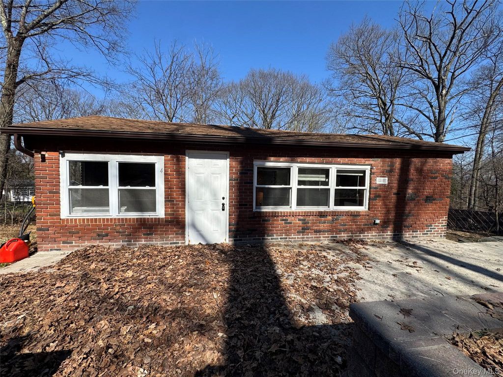 Photo of 4 Woodland Circle N, Monroe, NY 10950 (MLS # 983538)