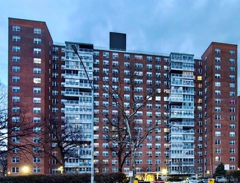 43-10 Kissena Boulevard 16D Flushing NY 11355