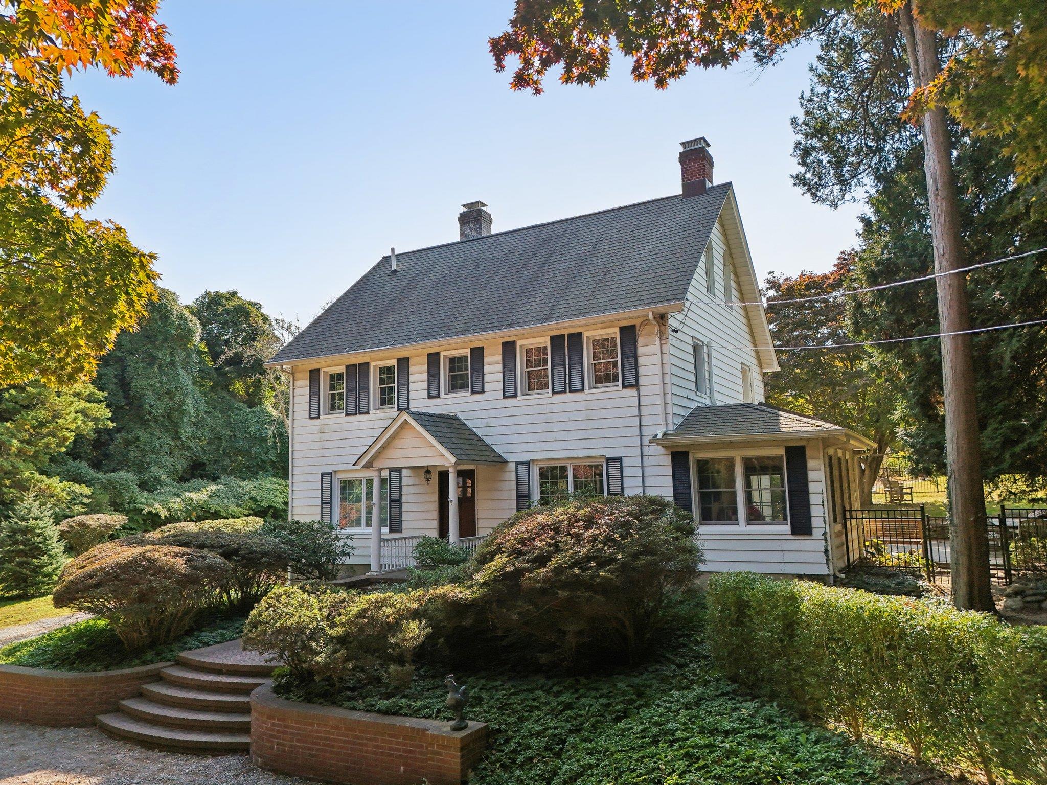 537 Moriches Road, Head Of The Harbor, New York image 3