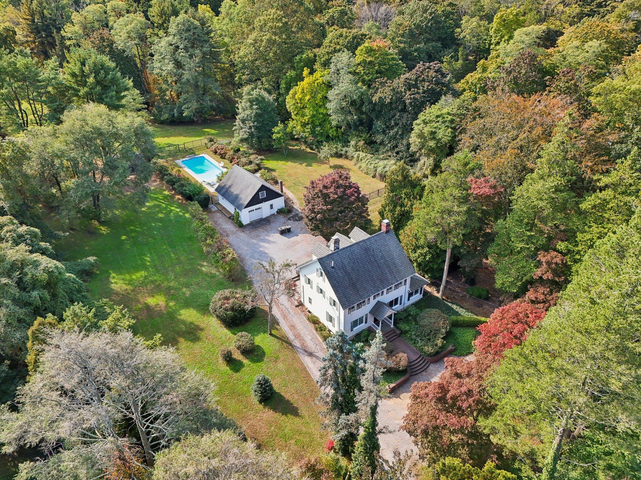 537 Moriches Road, Head Of The Harbor, New York image 1