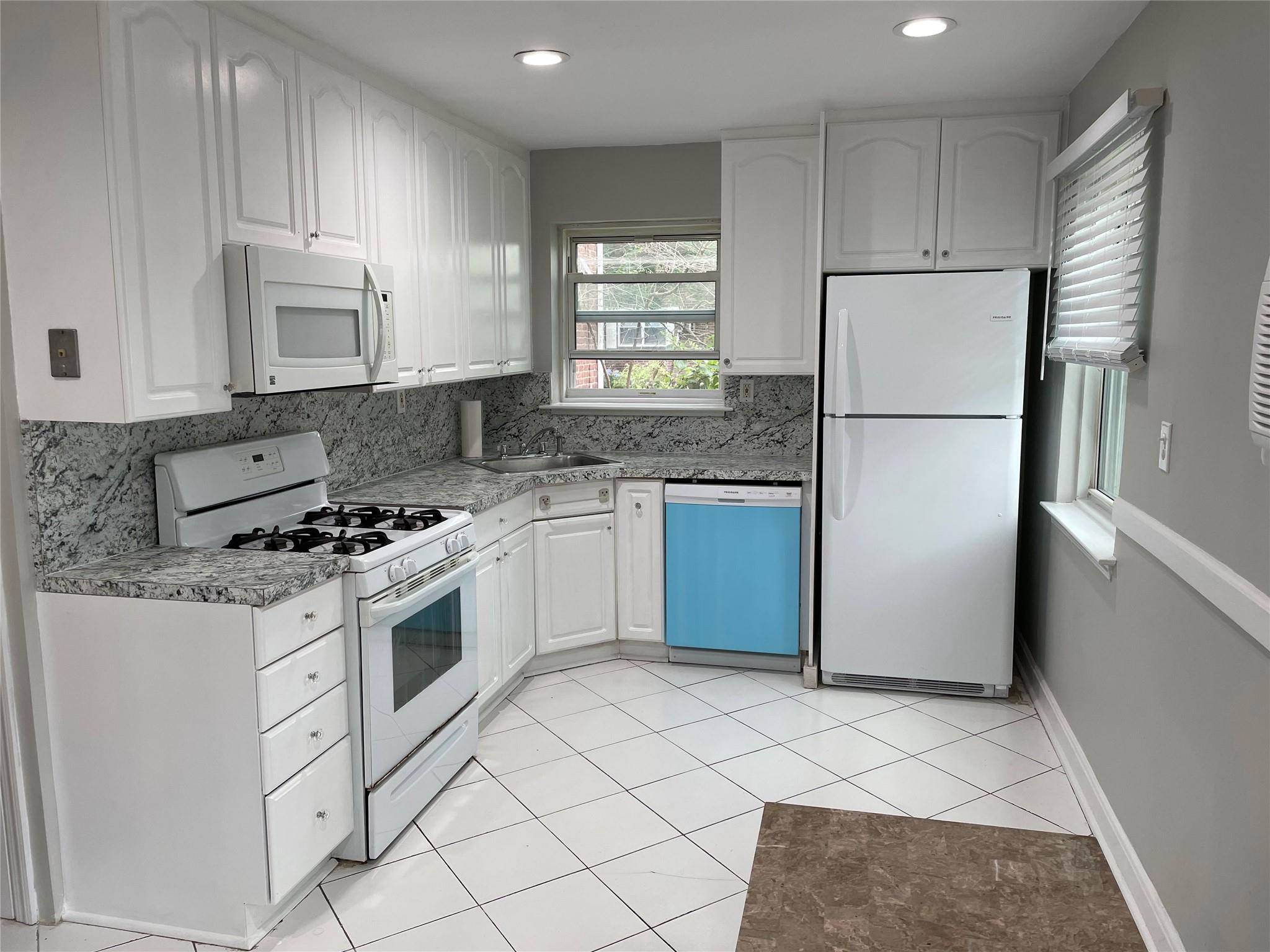 74-03 255th Street #G-1, Glen Oaks, New York image 5