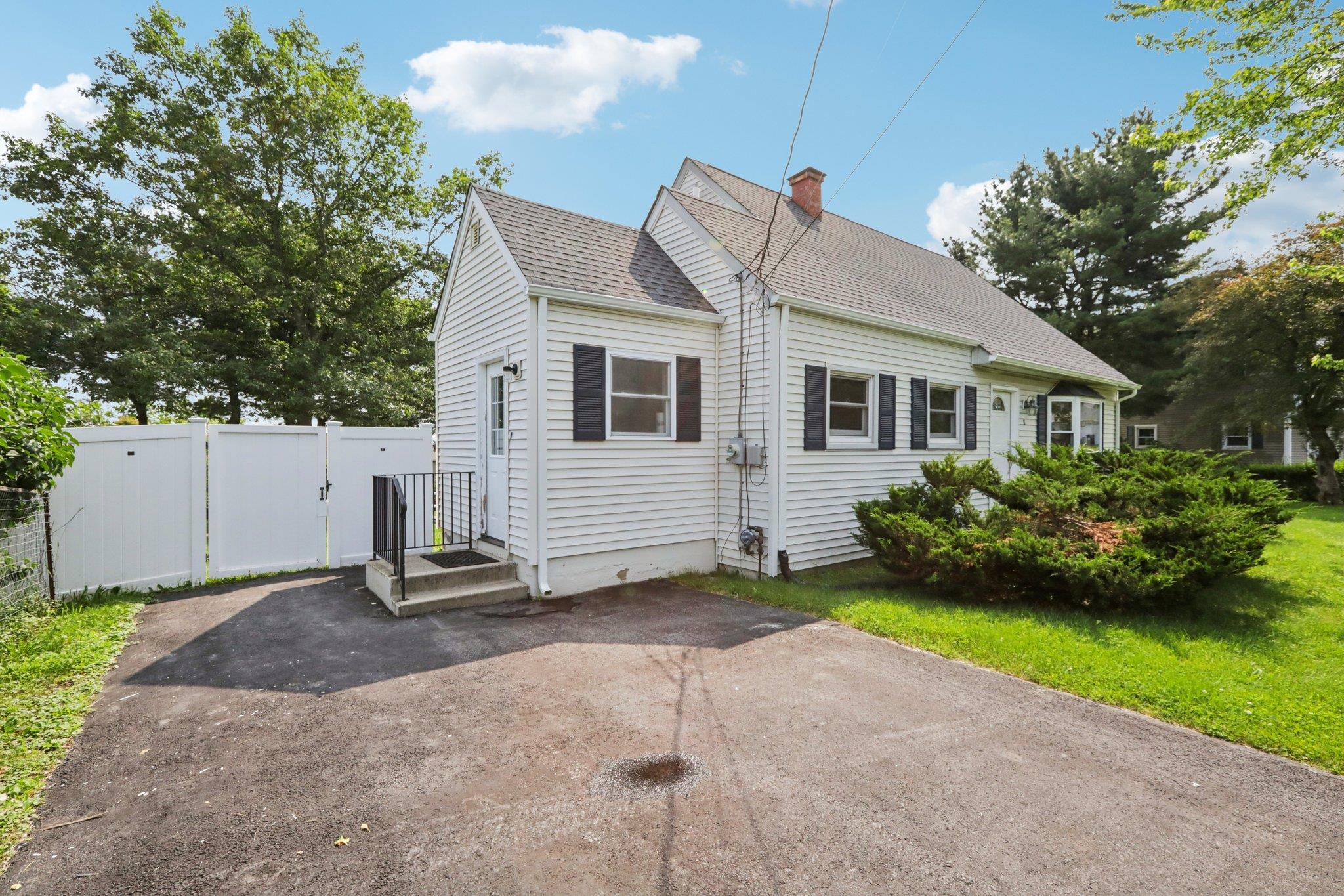 11 High Ridge Road