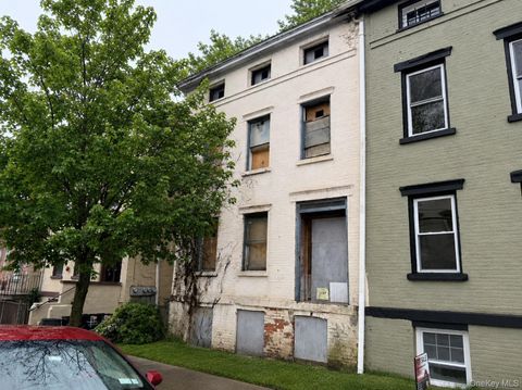 Homes For Sale - 169 Chambers Street<br/> Newburgh, NY 12550