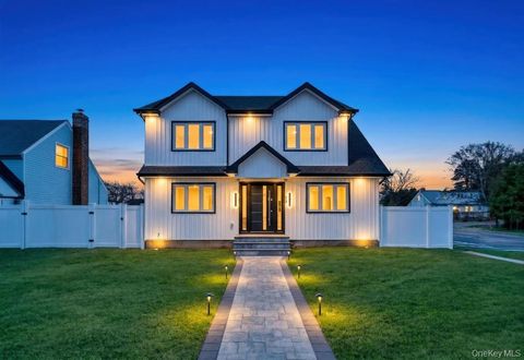 28 S Elm Street Hicksville NY 11801