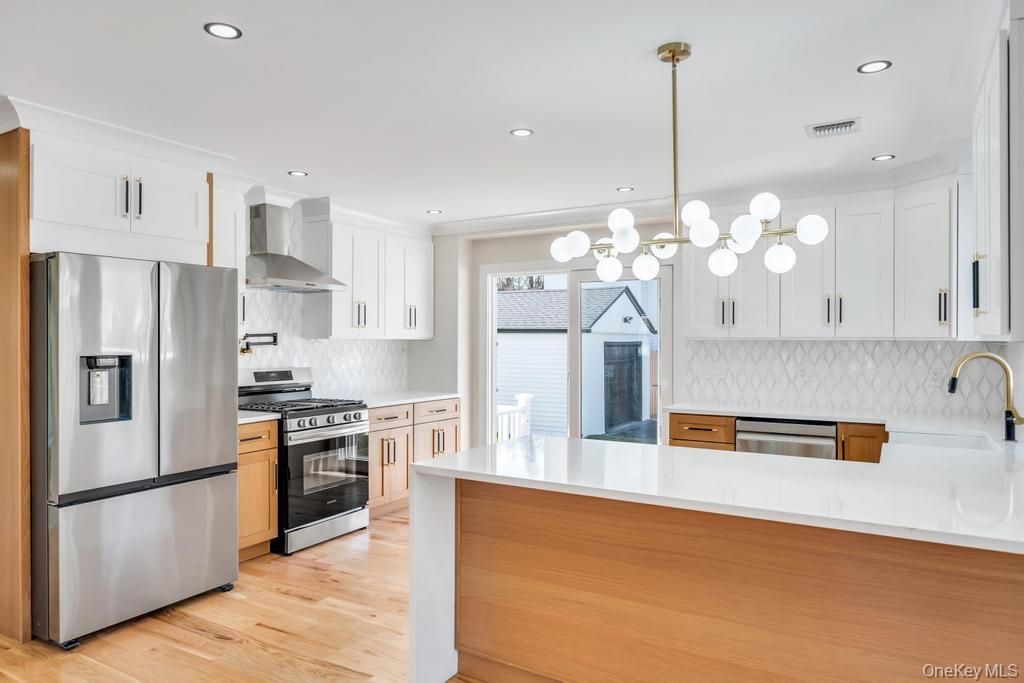 Photo of 28 S Elm Street, Hicksville, NY 11801 (MLS # 978929)