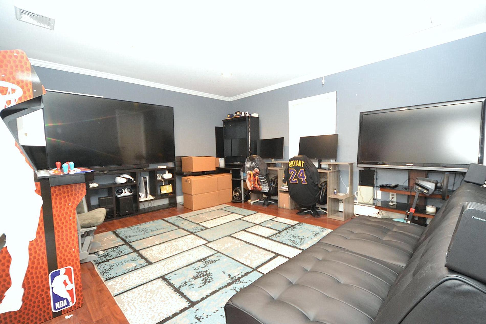 5 Whinstone Street, Coram, New York image 13