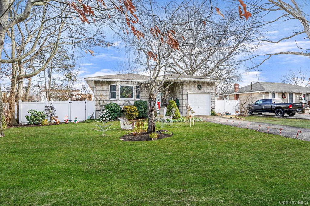 Photo of 275 N Titmus Drive, Mastic, NY 11950 (MLS # 942481)