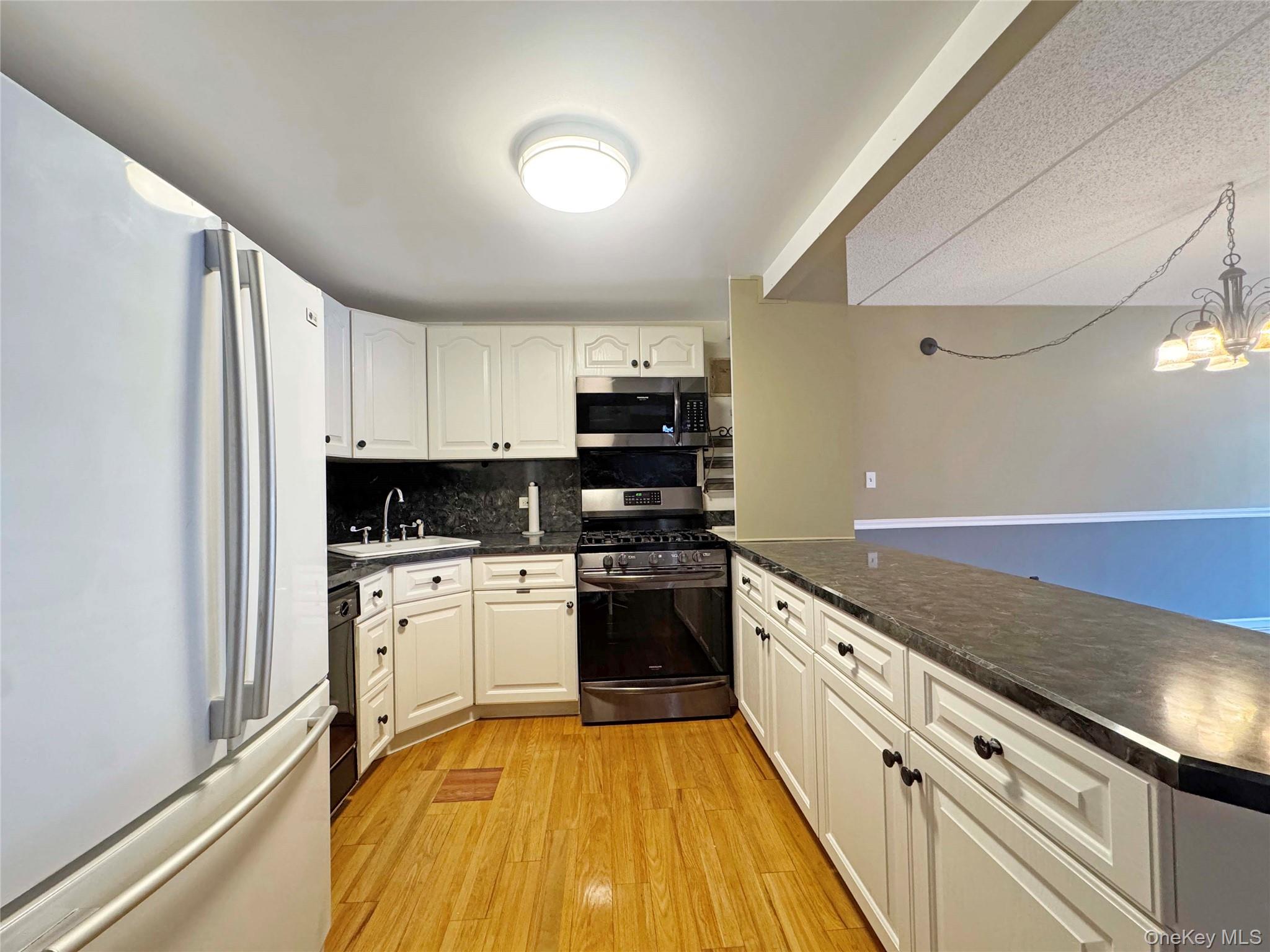 777 N Macquesten Parkway 503