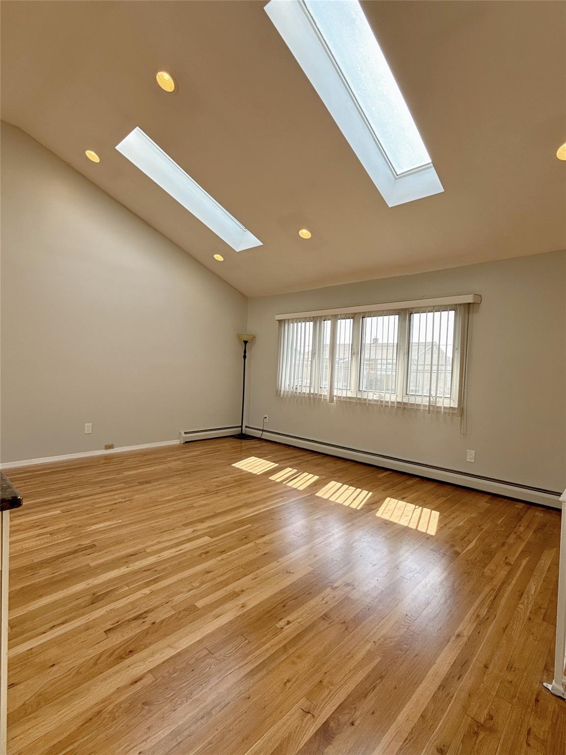 571 Nassau Avenue, Freeport, New York image 9