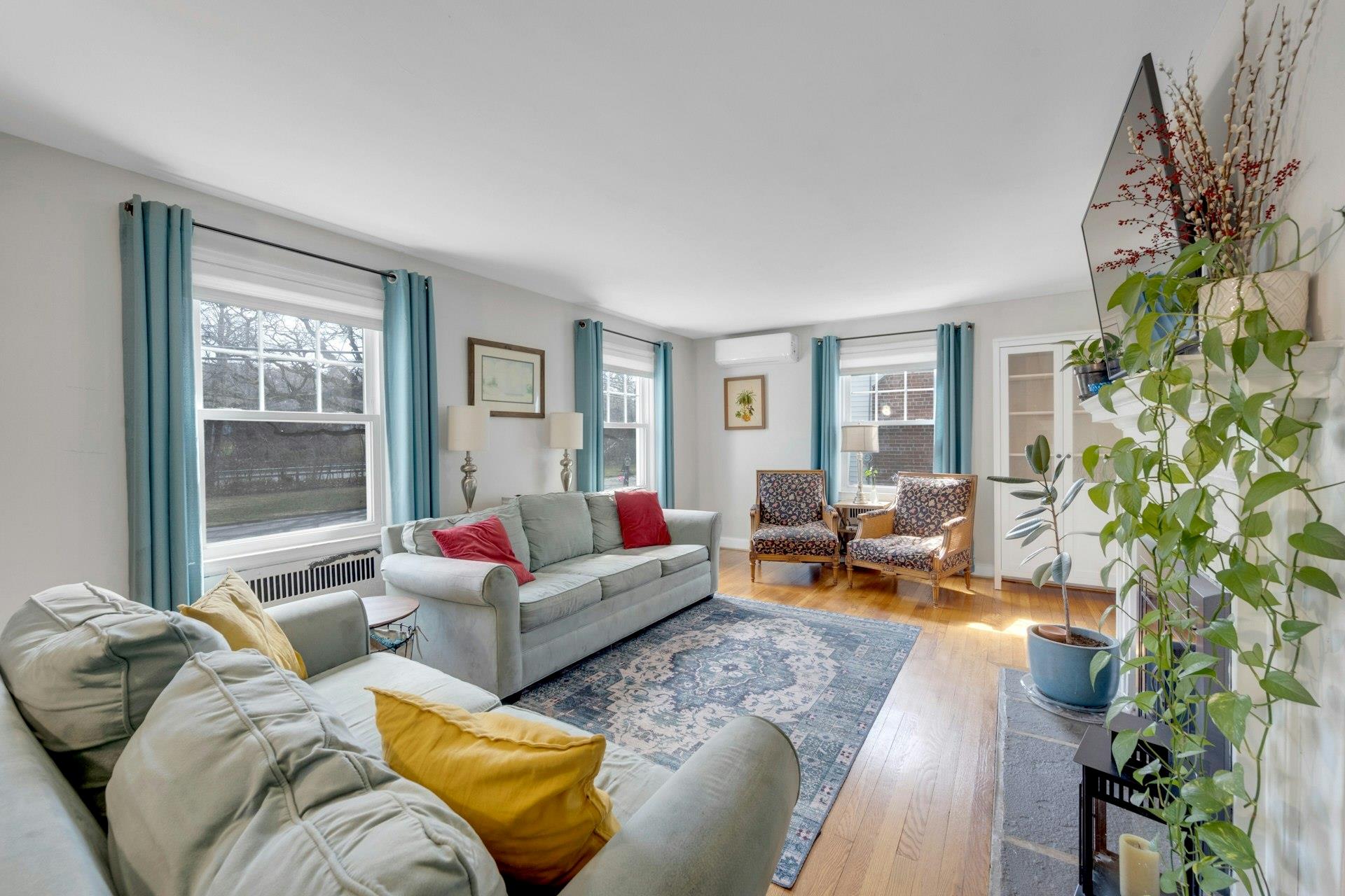 45 Thompson Avenue, White Plains, New York image 5