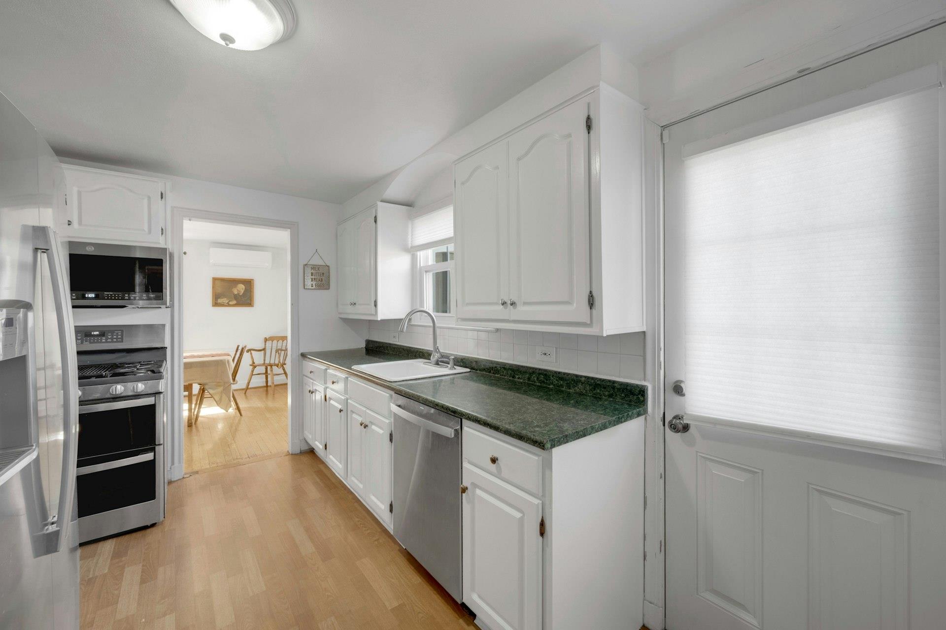 45 Thompson Avenue, White Plains, New York image 12