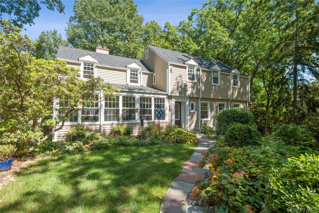 Photo of 611 Decatur Avenue, Peekskill, NY 10566 (MLS # 1046249)