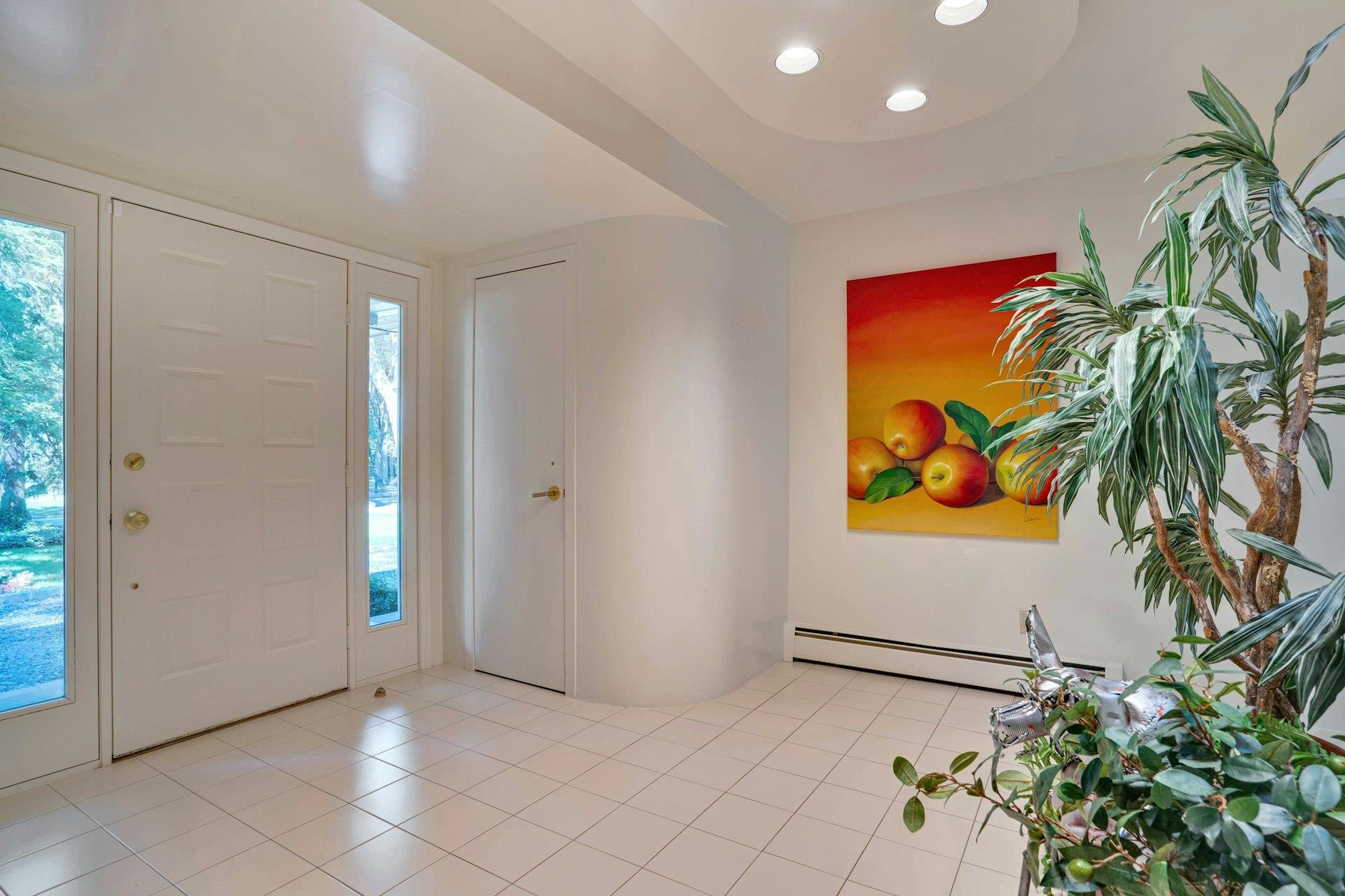 87 Mcculloch Drive, Dix Hills, New York image 4