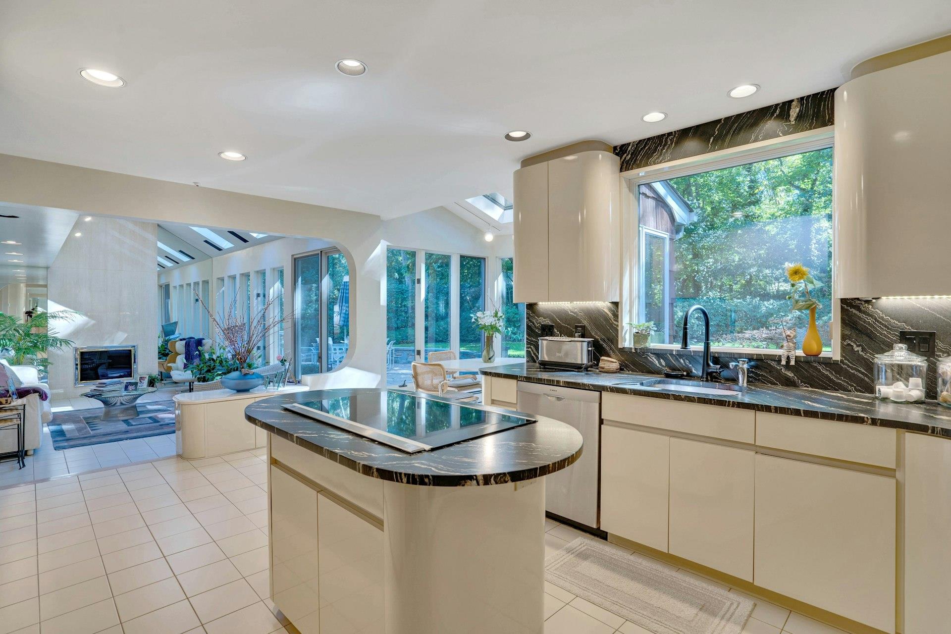 87 Mcculloch Drive, Dix Hills, New York image 13