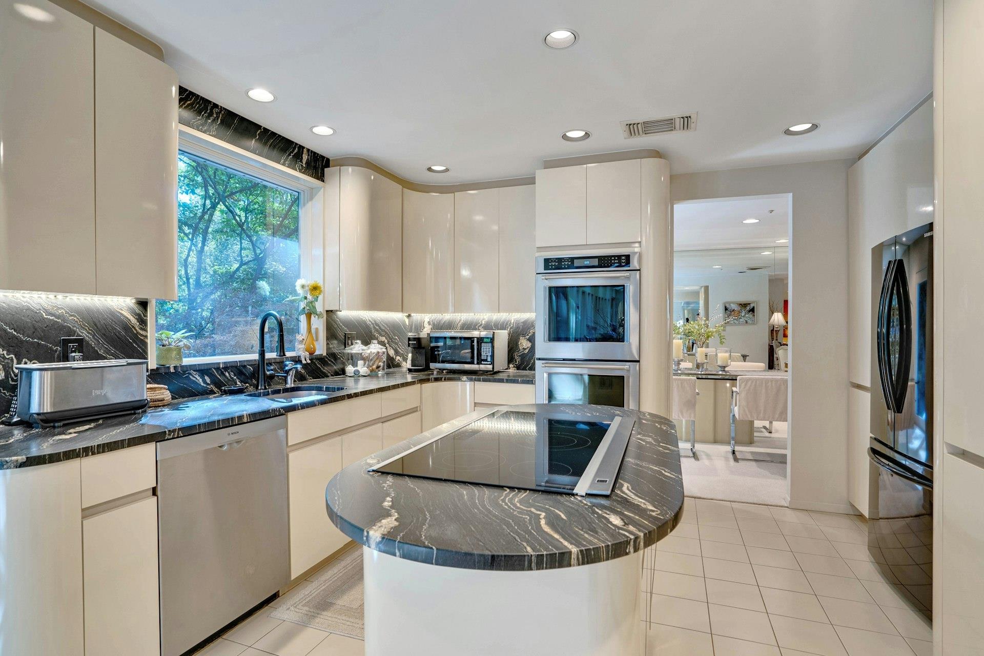 87 Mcculloch Drive, Dix Hills, New York image 12