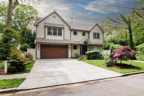 22 Commonwealth Avenue Massapequa NY 11758