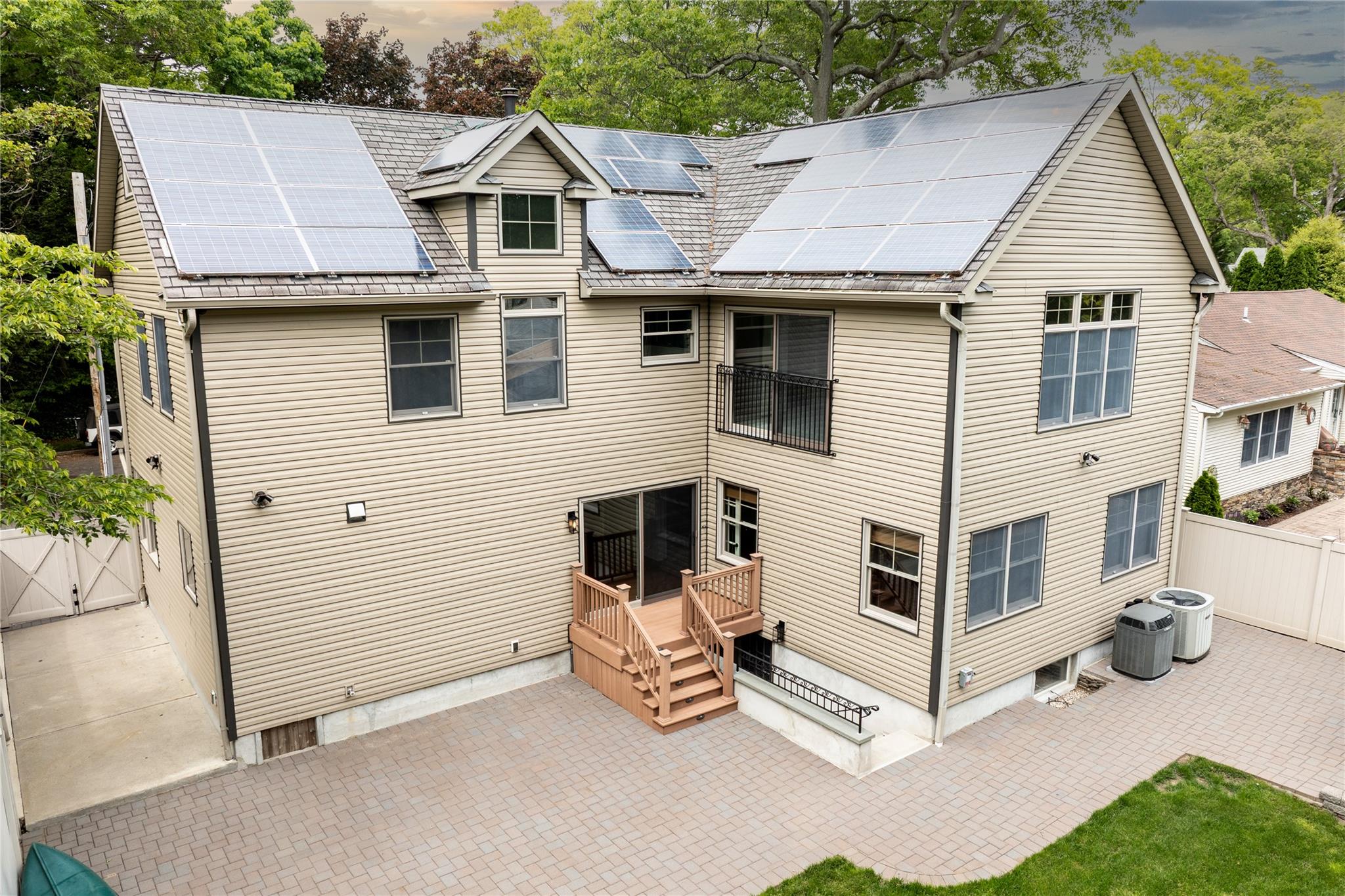 22 Commonwealth Avenue, Massapequa, New York image 44