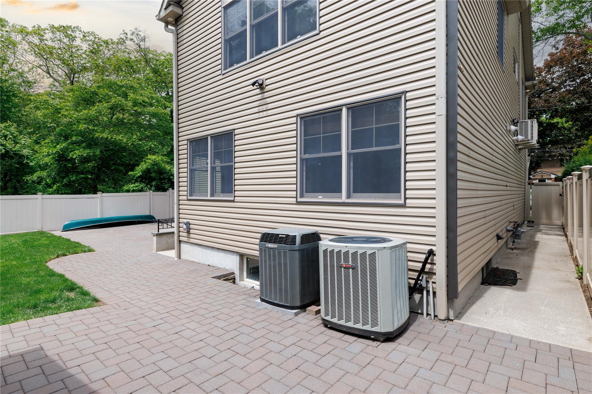 22 Commonwealth Avenue, Massapequa, New York image 42