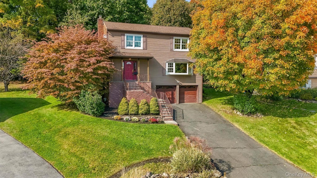 Photo of 15 Holly Ridge Road, Valhalla, NY 10595 (MLS # 1061679)
