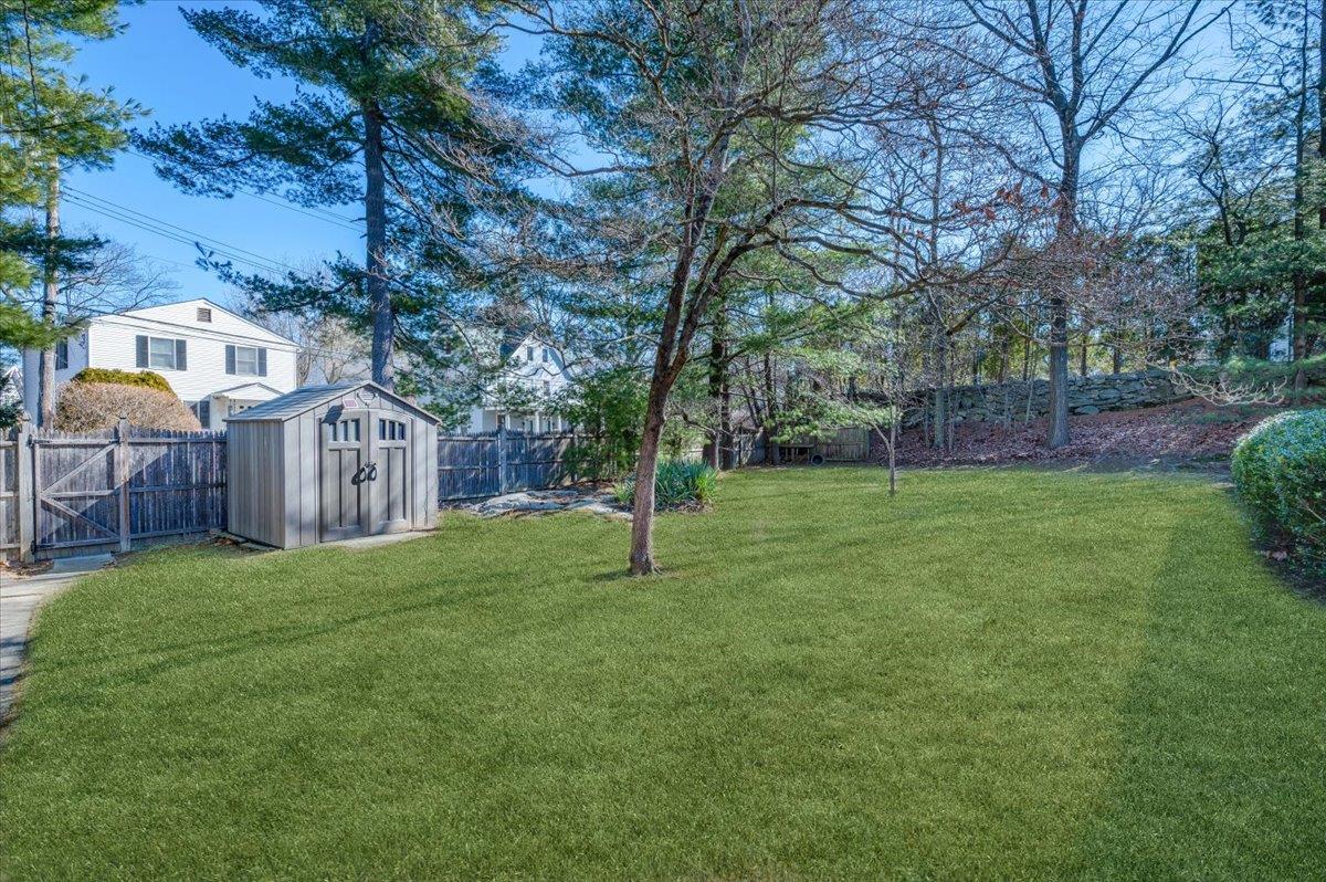1 Mead Pond Lane, Rye, New York image 8