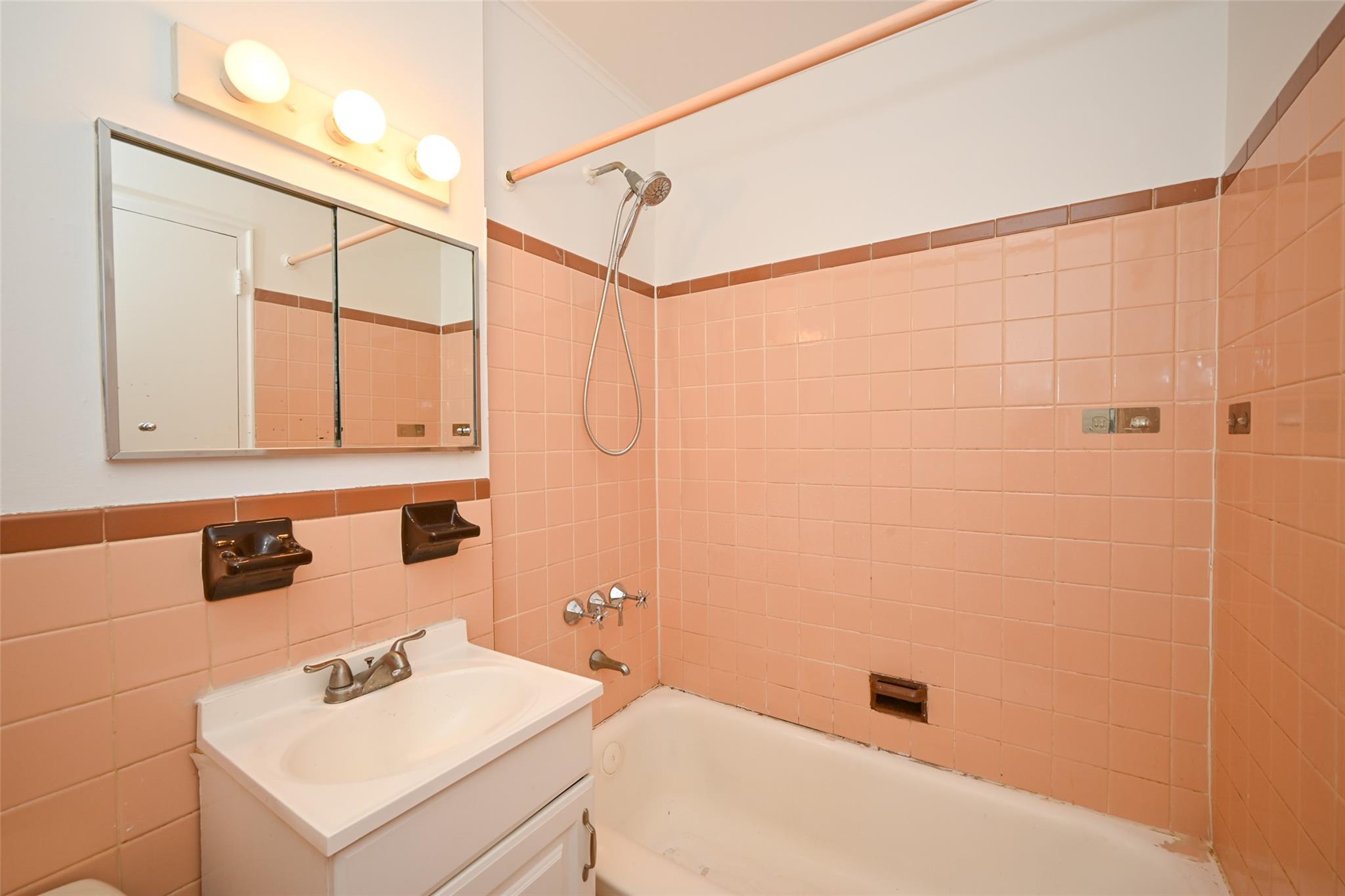 58-55 197 Street, Fresh Meadows, New York image 12