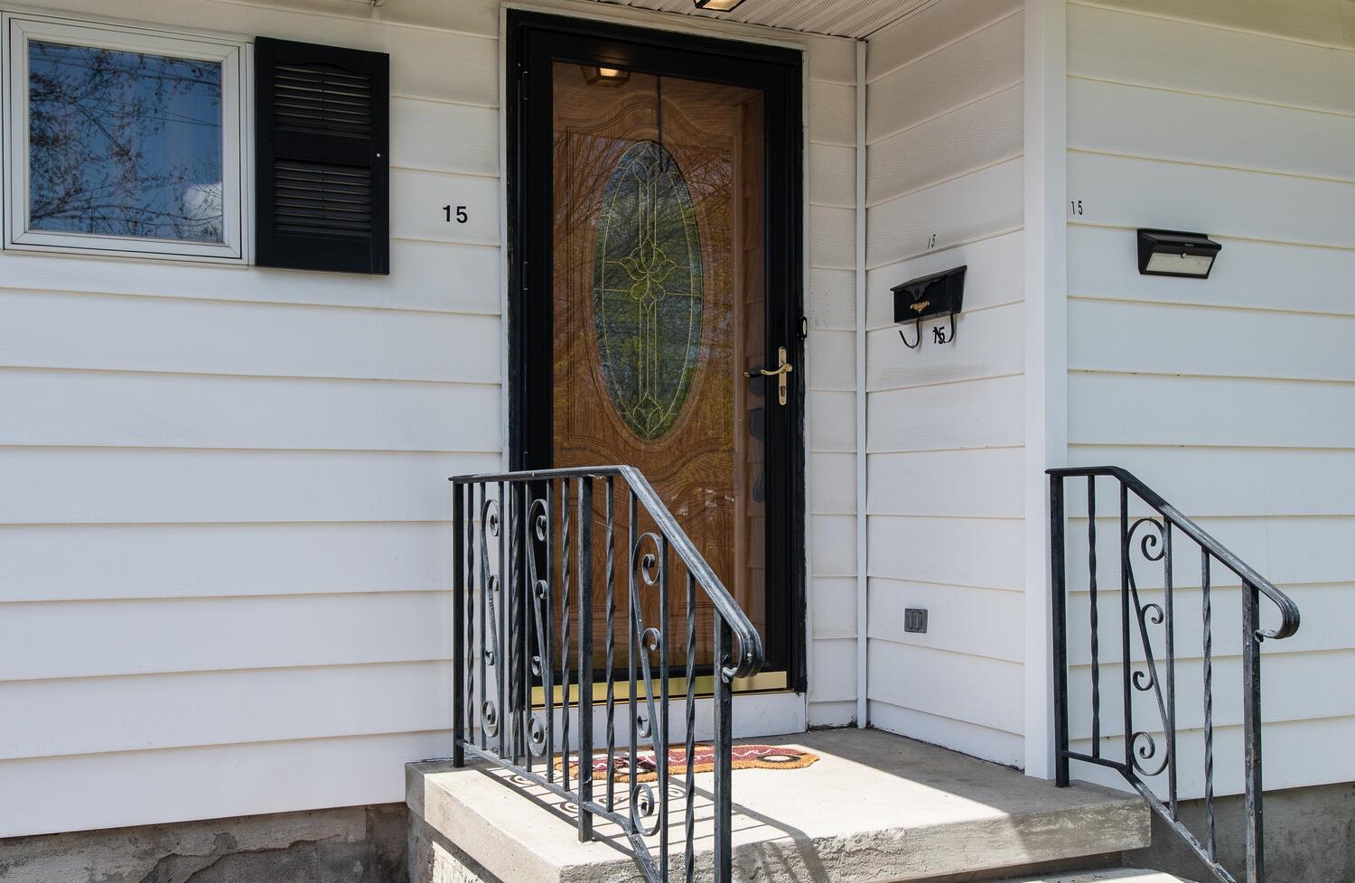 15 Simmons Drive