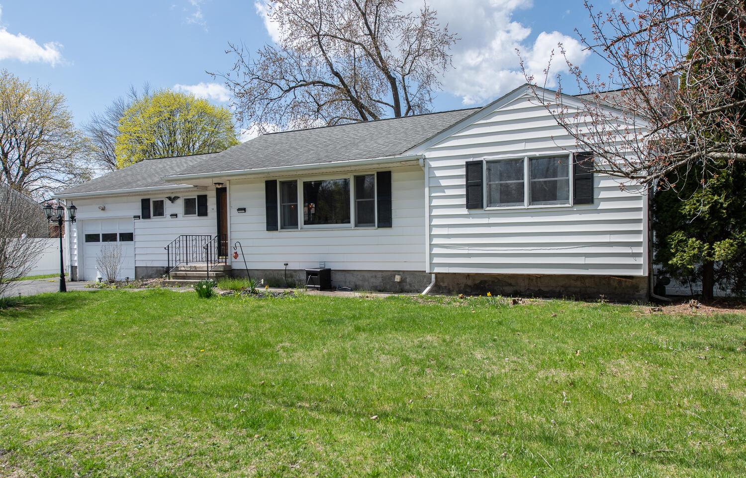 15 Simmons Drive
