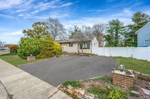 194 Central Park Road Plainview NY 11803