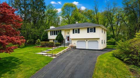 Homes For Sale - 3 Valerie Lane<br/> Mahopac, NY 10541