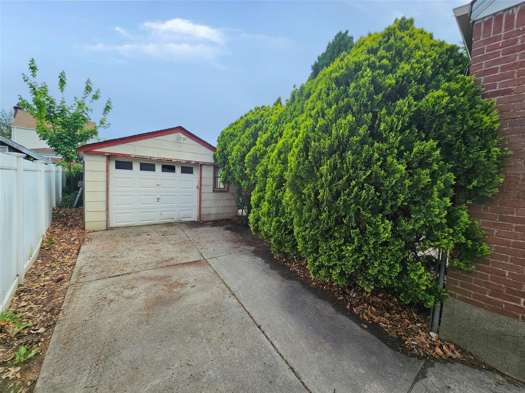 120 Stanton Boulevard, Uniondale, New York image 3