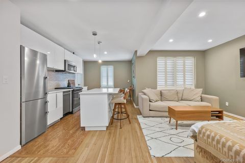 52 Lafayette Place 1F Greenwich CT 06830