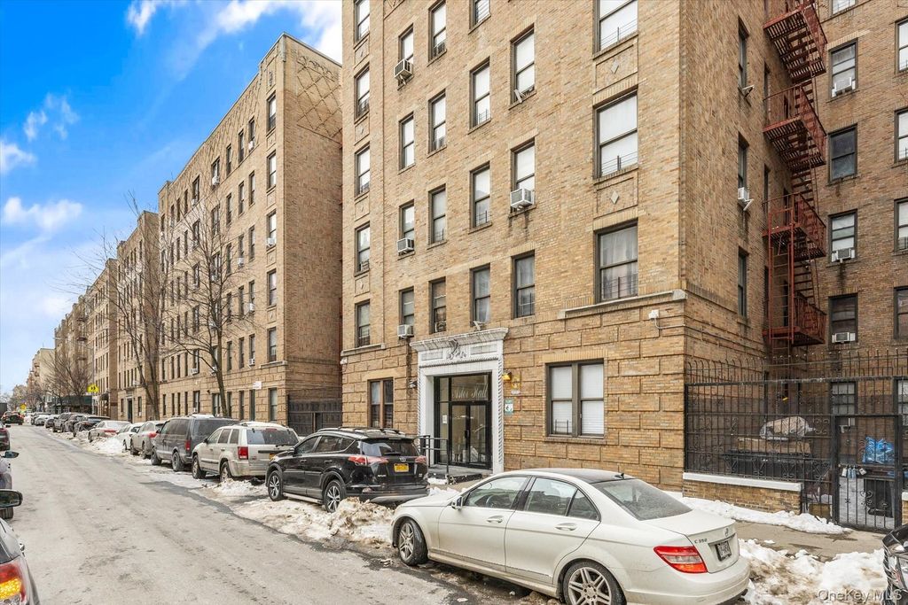Photo of 2187 Holland Avenue #4G, Bronx, NY 10462 (MLS # 961723)