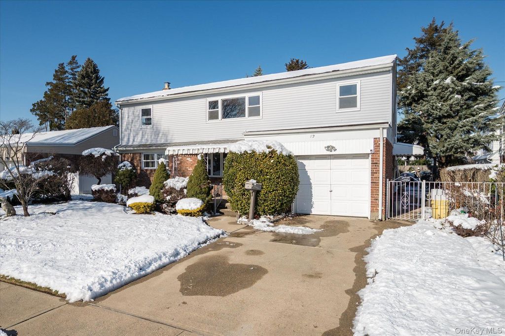 Photo of 12 Westbury Avenue, Plainview, NY 11803 (MLS # 944580)